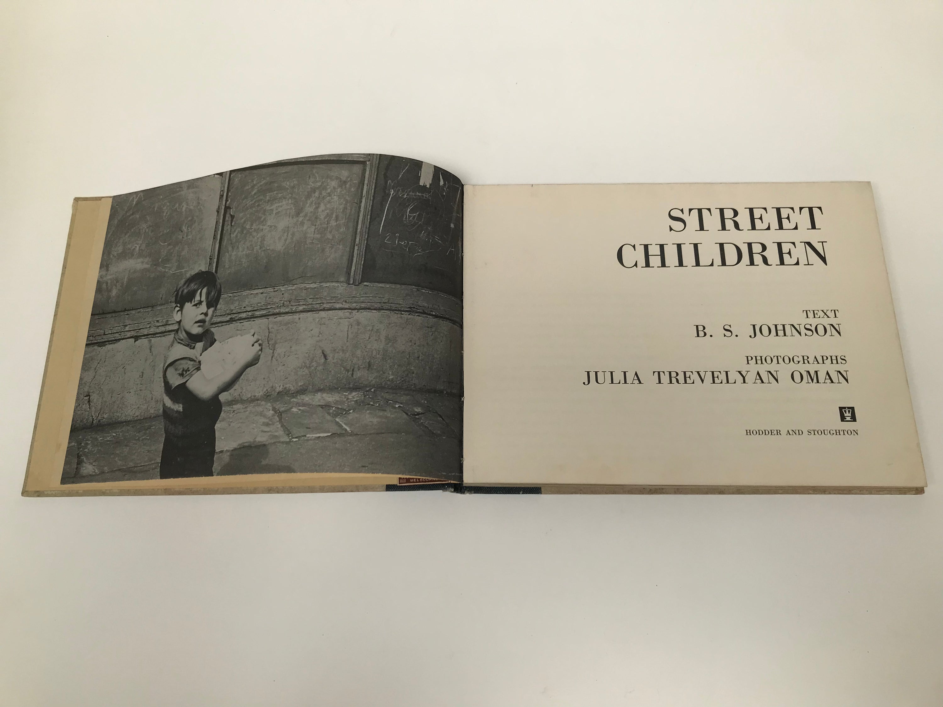 JULIA TREVELYAN OMAN / B. S. JOHNSON: STREET CHILDREN [1964]