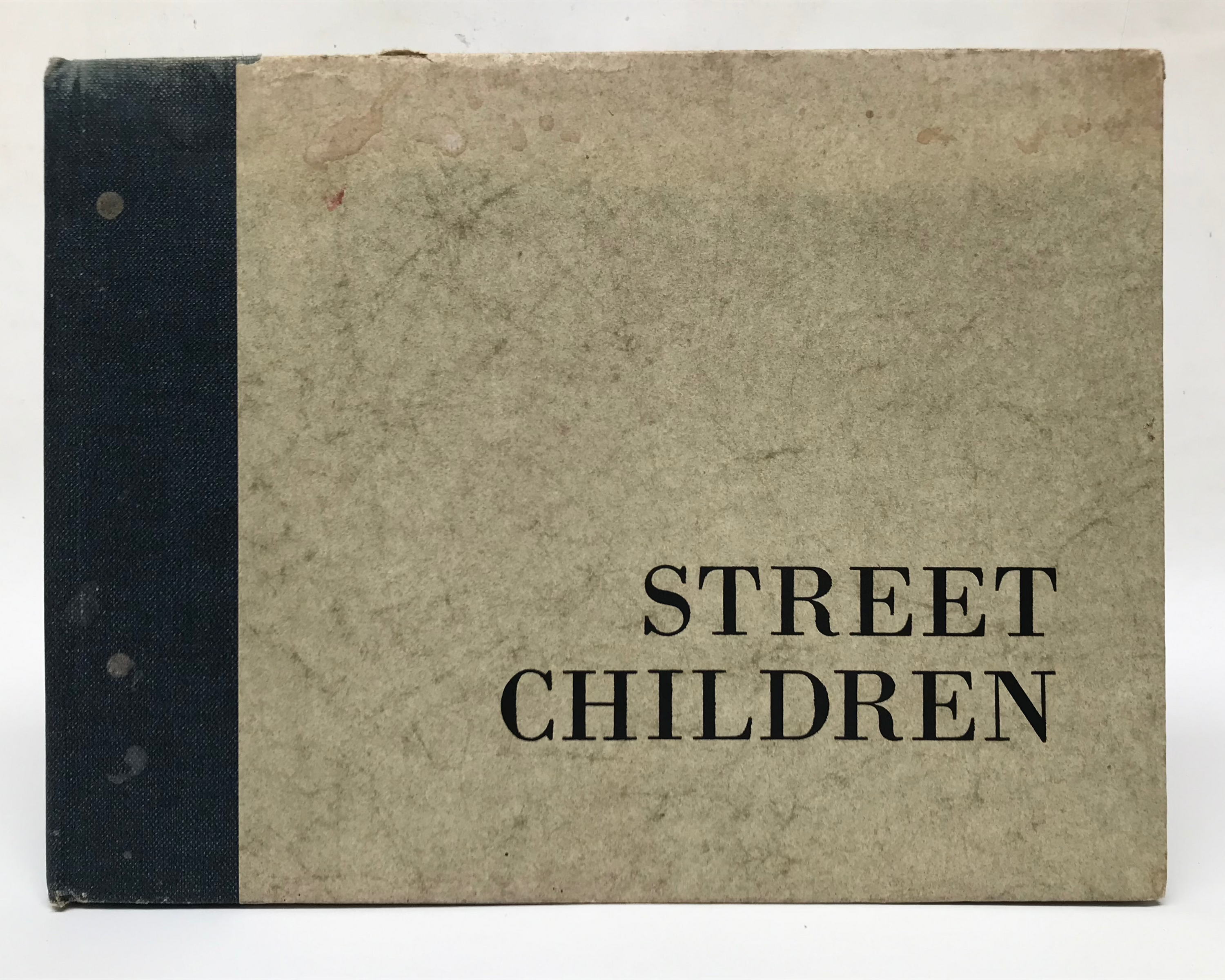 JULIA TREVELYAN OMAN / B. S. JOHNSON: STREET CHILDREN [1964]